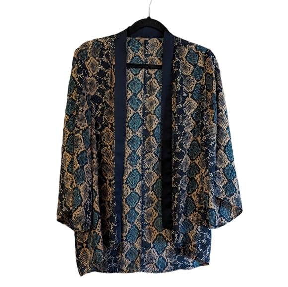 Guess Sweaters - Guess Python Blue and Cream Drape Open Front Kimono Size Women's M